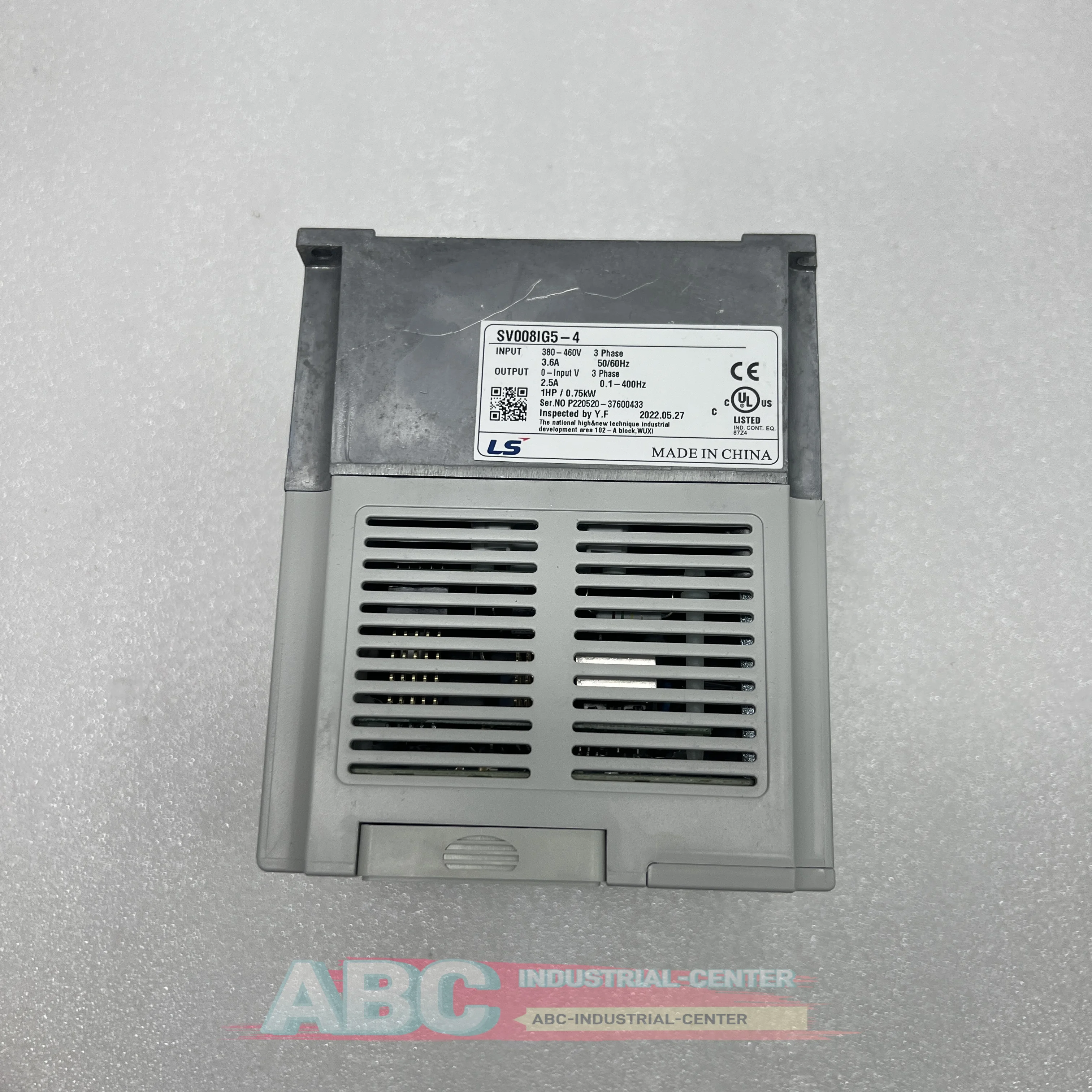 Convertidor de frecuencia 100% NUEVO SV0015IS7-4NO