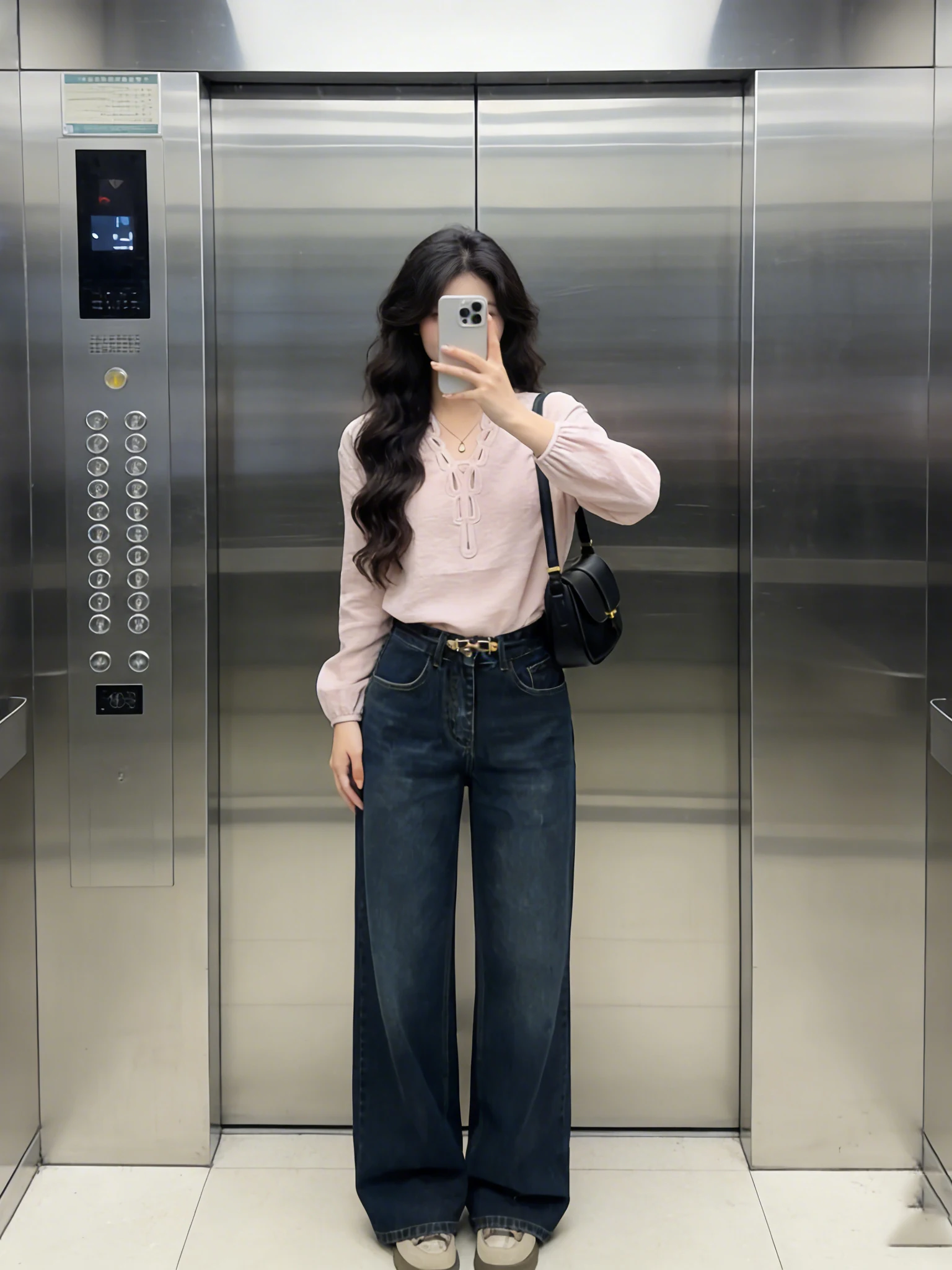 

Женская рубашка свободного кроя с длинным рукавом, V-образным вырезом, вышивкой и кружевной отделкой, из смесового хлопка и полиэстера, розовая, весна-осень, антивозрастная, для повседневной носки