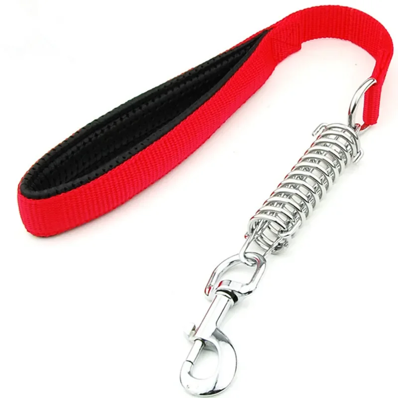 Laisse de printemps en cuir PU pour chiens, courte, pour grands chiens, corde en Nylon, Durable, résistante à la mastication, chaîne pour animaux de