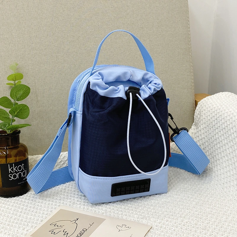 

Красочные нейлоновые квадратные сумки на плечо, одинаковые по цвету повседневные высококачественные популярные универсальные женские сумки через плечо 2025 в продаже