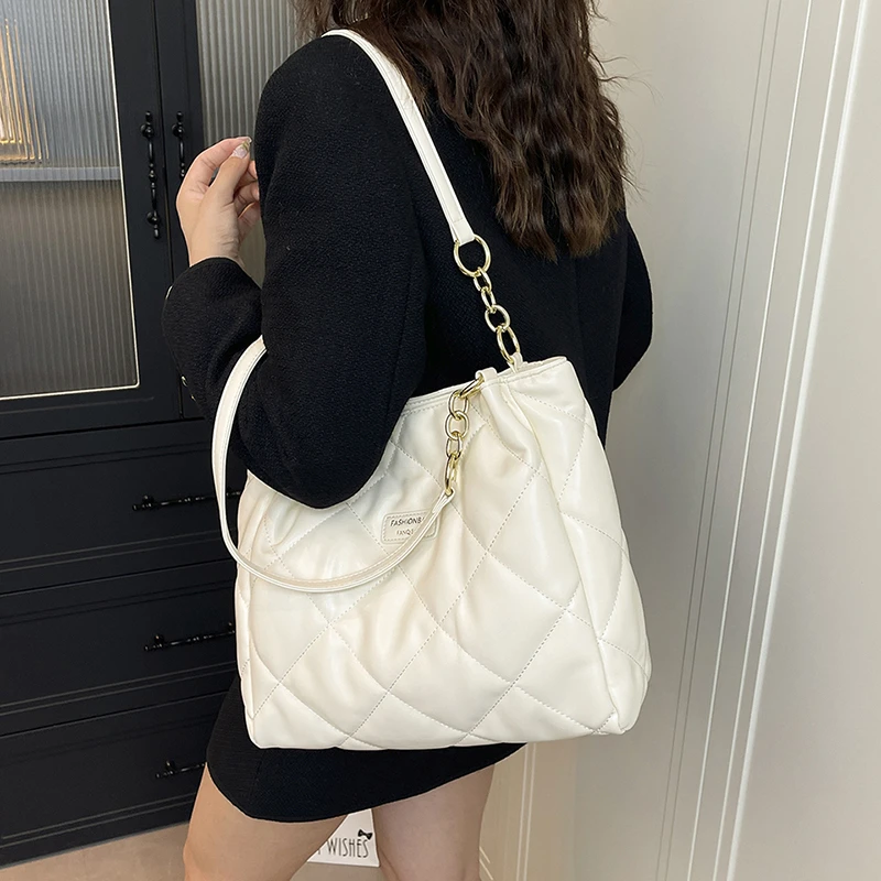 

Popular Versatile Ladies Bag Featuring High-End Craftsmanship, European American Design For Trendy Women's Style.