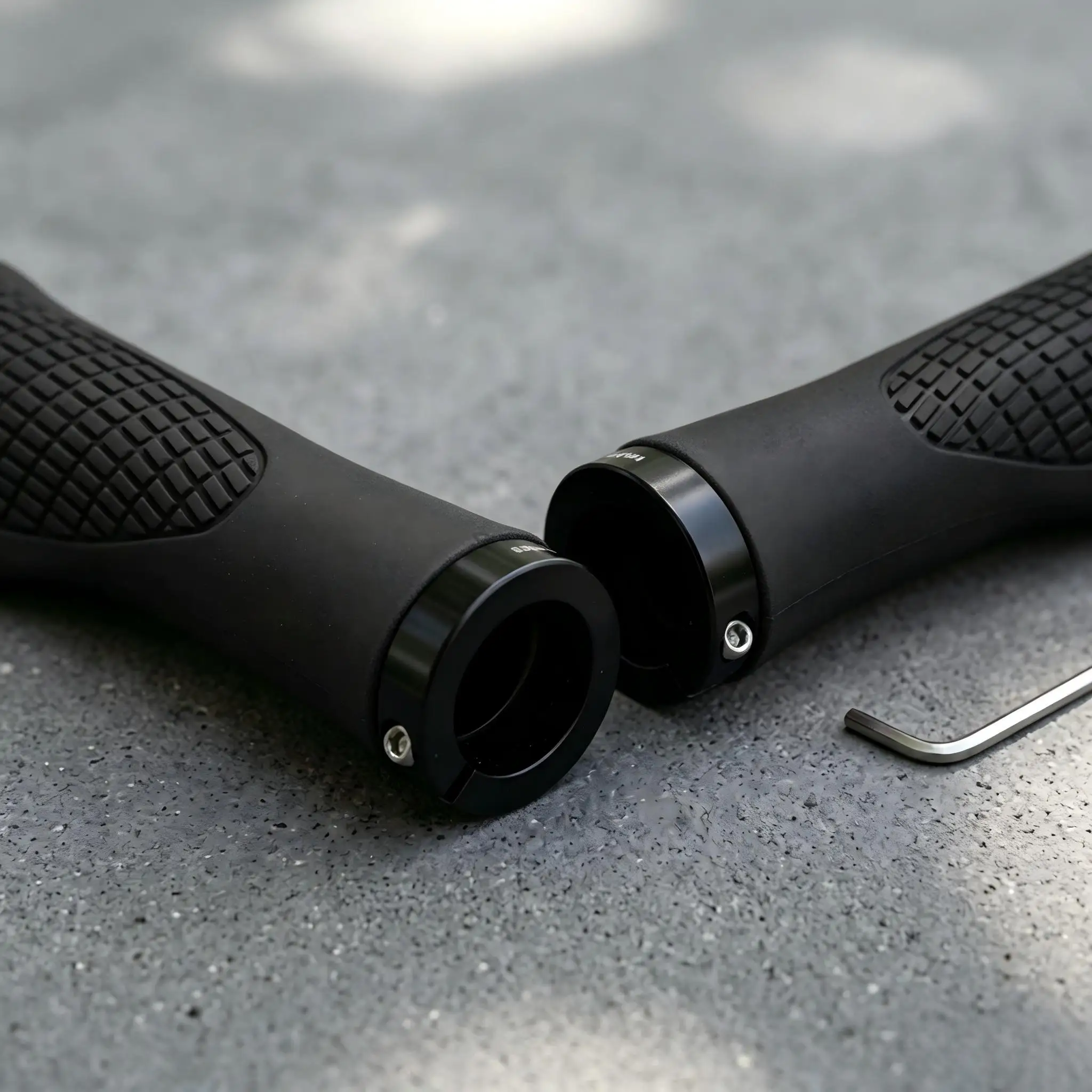 Wodoko Soft Rubber Bike Handlebar Grips, Non-Slip Shock Absorbing Design, Mountain Bike Bicycle