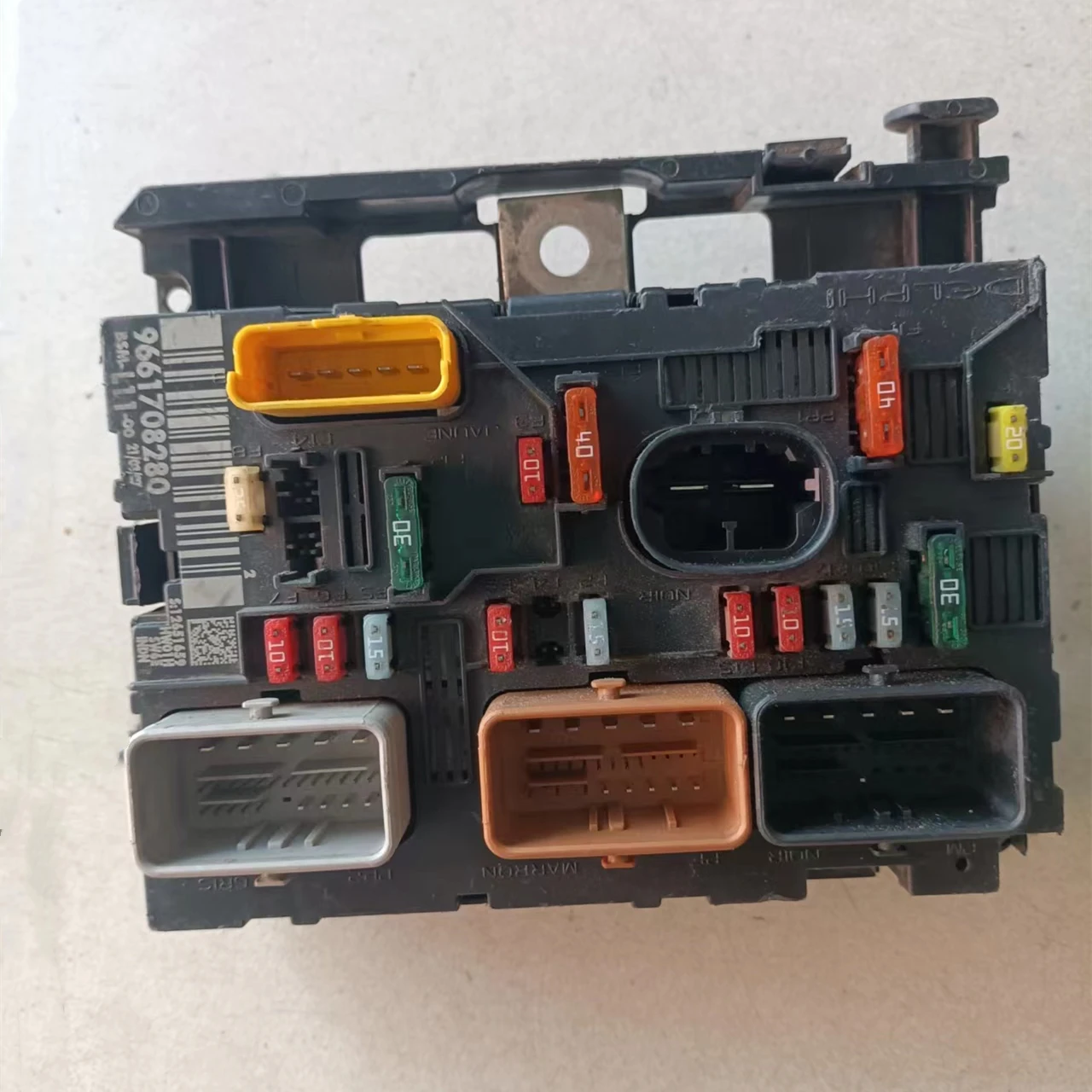 9661087080 Car Accessories Refurbishment Engine Fuse Box BMS-L11 9661708280 For pegeout 307 408 Citroen C3