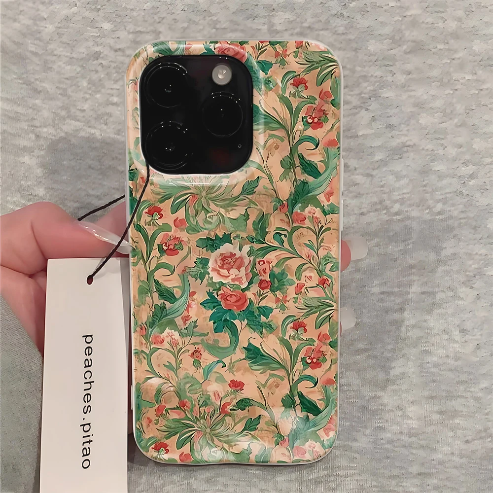 ヴィンテージ風の花柄とつる模様が施された、女性向けのiPho - Vintage Floral Pattern Soft Case のレビューと価格