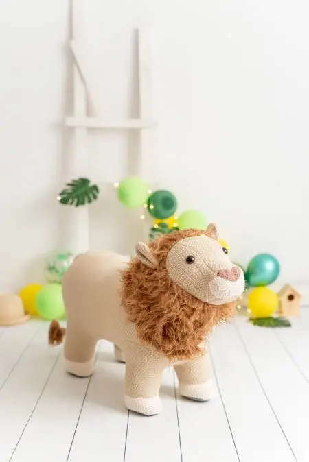 Exclusive Patent Design Wholesale Children's Stuffed Animal Cute Little Lion Wooden Frame Ride on Baby Toy Stool