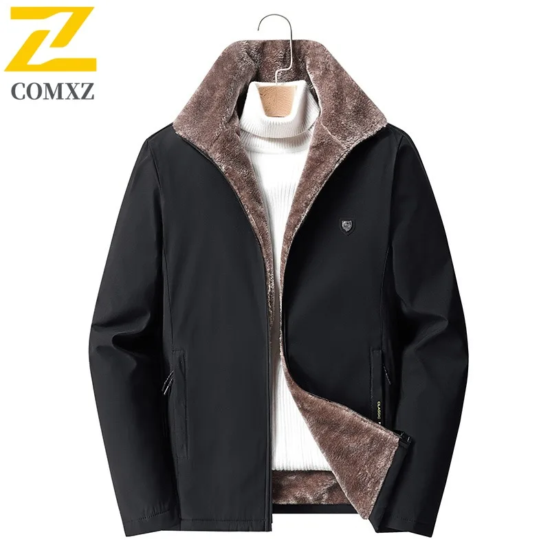 COMXZ الرجال الشتاء سترة 2025 التلبيب الشارع نظرة دافئة ميزة رحلة السفر القطن وسادة مبطنة نزهة يومية فضفاضة تناسب معطف الحشو
