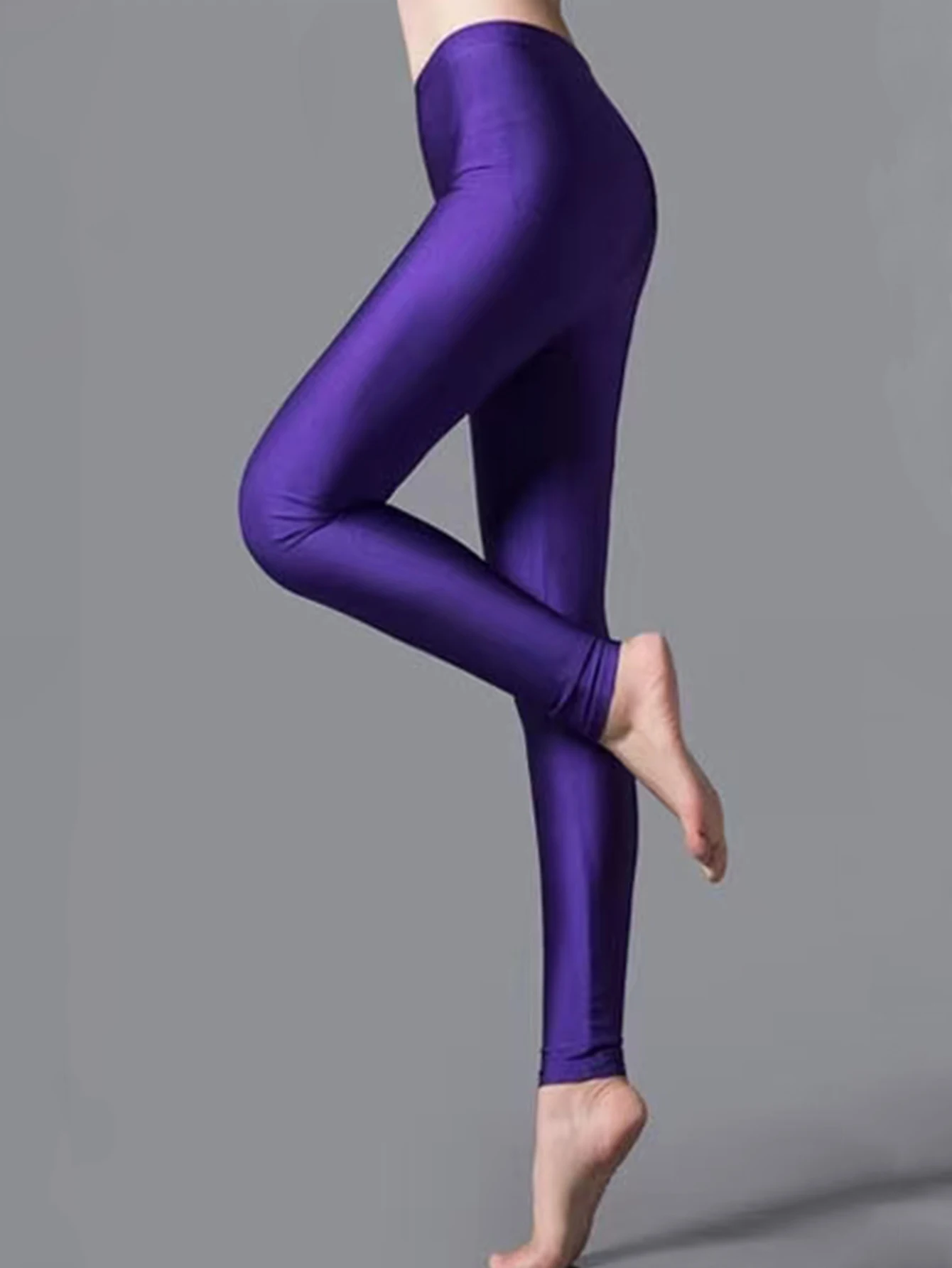 Leggings con purpurina ligera de poliéster estilo euroamericano, cintura elástica púrpura, pantalones informales ajustados y brillantes de nueve puntos