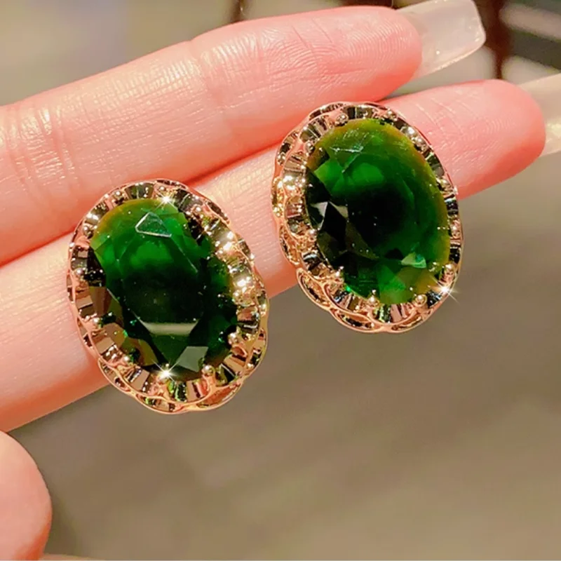 

Retro French Grandmother Green Earstuds Hong Kong Style Eardrops