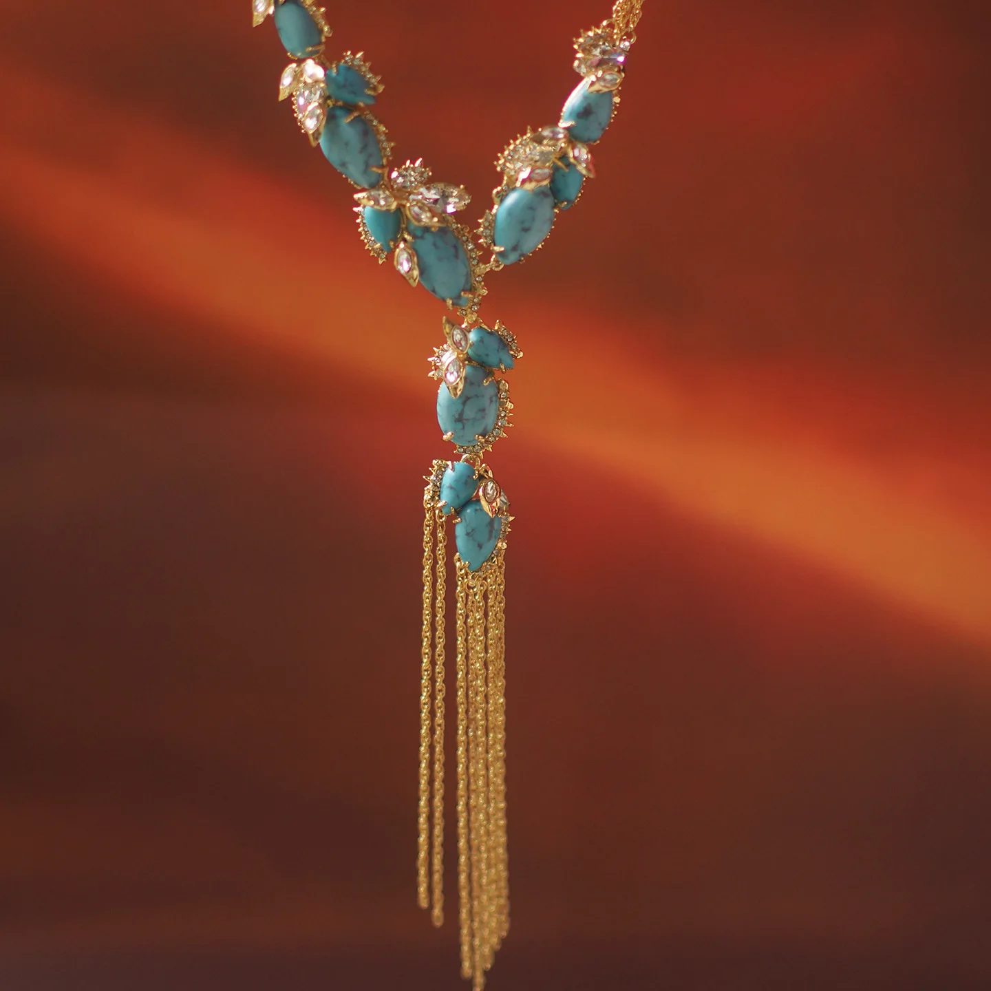 Alexis B الفيروز شرابة قلادة خمر 18K الذهب معبأ الدمعة الأحجار الكريمة الخضراء متعددة الطبقات سترة طويلة حبل سلسلة مجوهرات