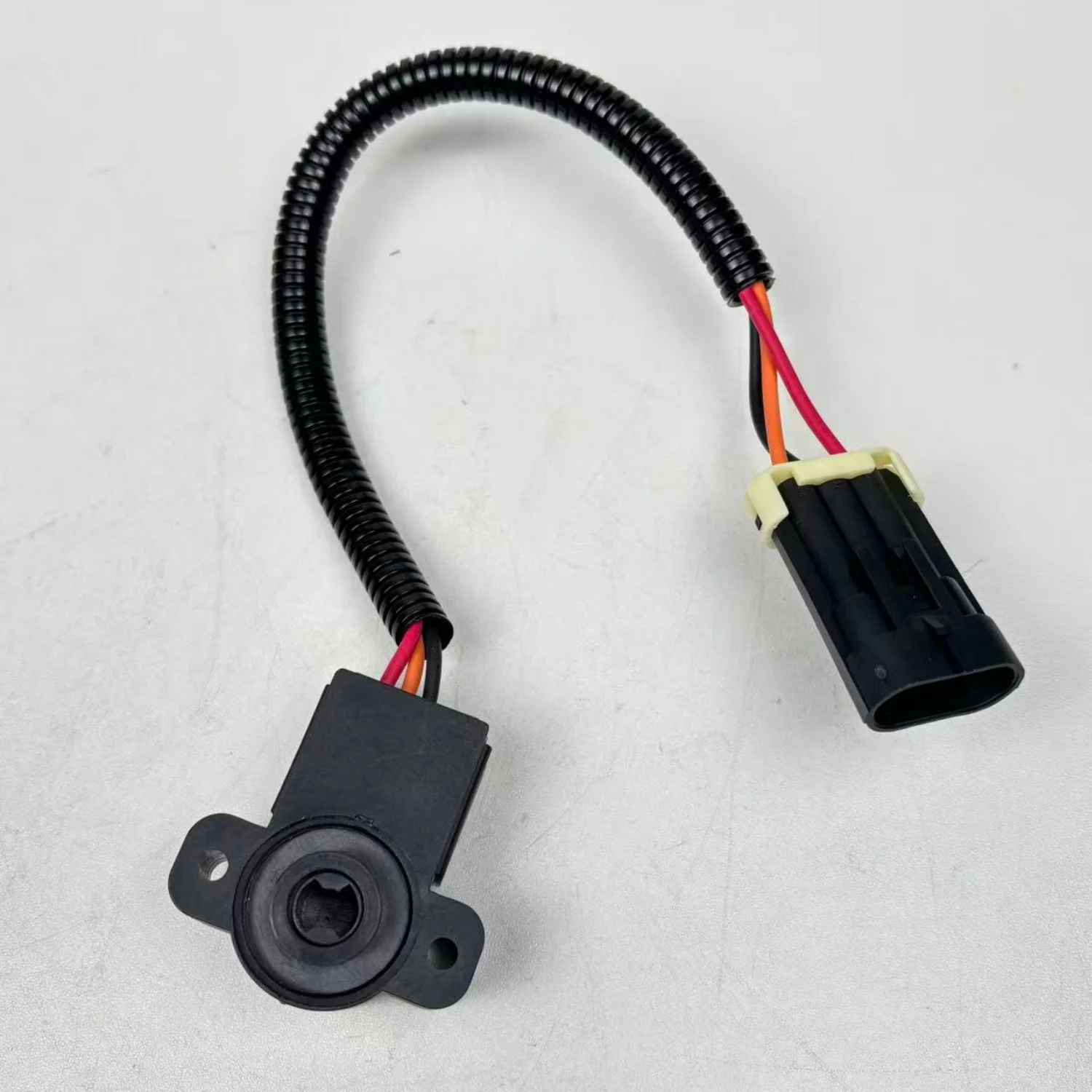 

Датчик положения RE257113 для двигателей John Deere 8120, 8220, 8320, 8420, 8520