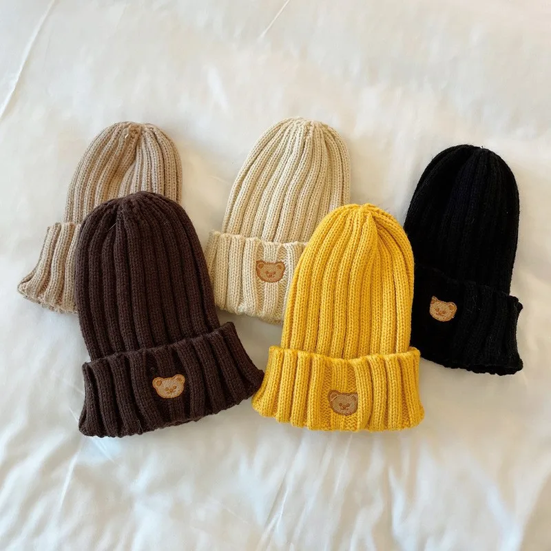 Gorros de punto para niños pequeños, gorros cálidos para niños y niñas, gorros con bordado de oso pequeño, otoño e invierno, 2024