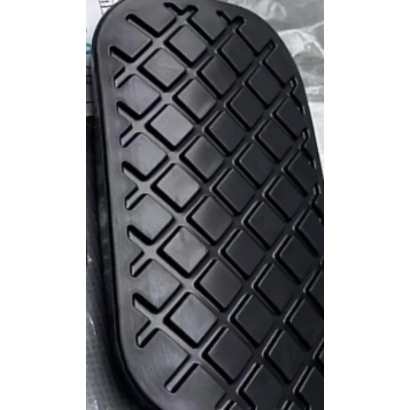 

Brake Rubber Sleeve Pedal Foot Pad Anti Slip Adhesive 23880490 for Baojun 560 730 RS-5 RC-6 Clutch