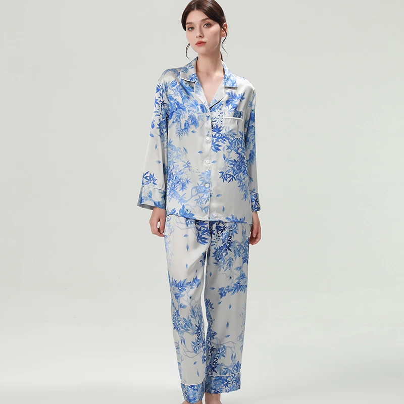 19MM 100% Mulberry Silk Printed Women Christmas Pajamas Sets Nighty Button Up Long Sleeve Lapel Tops and Pants Pajama Loungewear