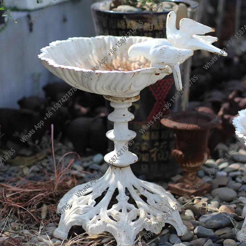 Retro and old cast iron bird food basin bird feeder flowing water ornament courtyard grocery garden decoration European double b