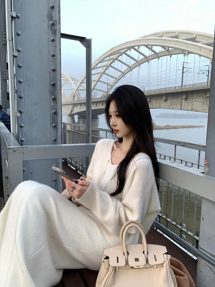 

Soft Wool V-Ne Sweater Women's Loose Knitted Inner Wear Autumn Winter Simple Sle Long Sve Crew Ne Top by Onion