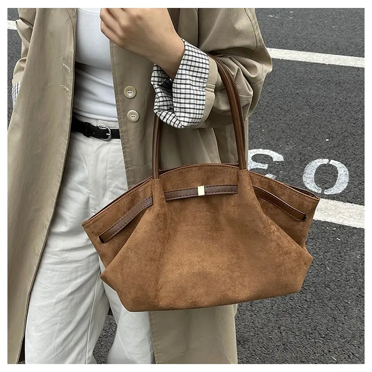 

2025 Large-Capacity Frosted Tote - Pleated Retro, Office Commute, Shoulder/Armpit, Casual Versatile