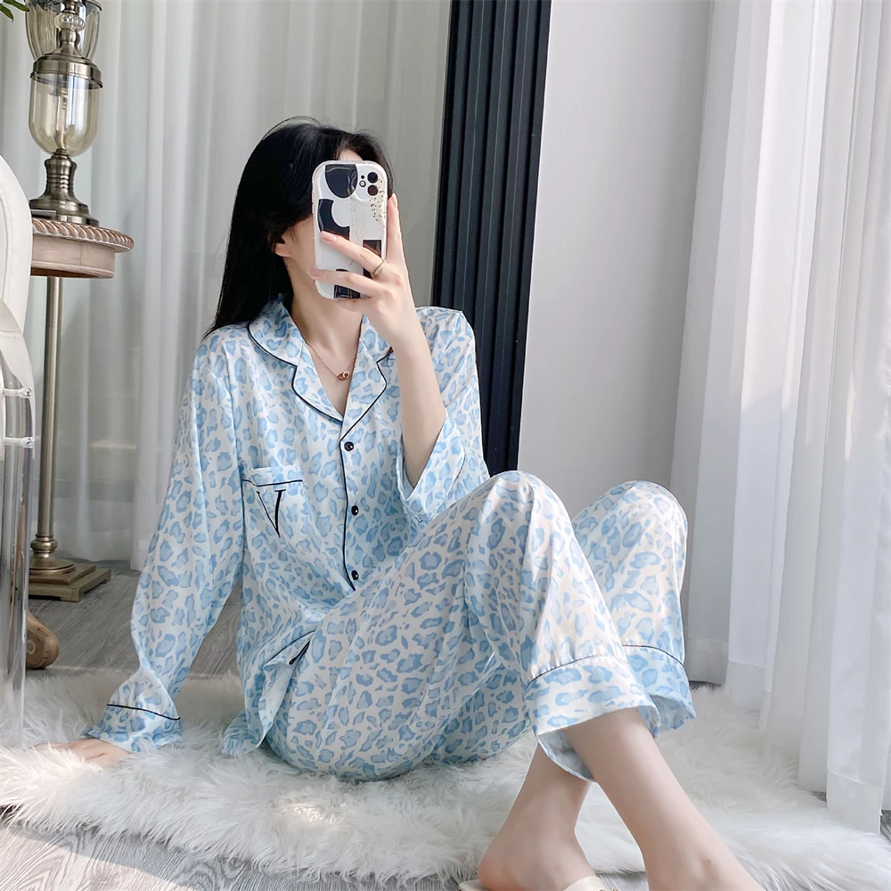 

Women Blue Leopard Print Pyjama Set Satin Sleepwear Pajamas Two Piece Set Home Wear Comfortable Nightwear