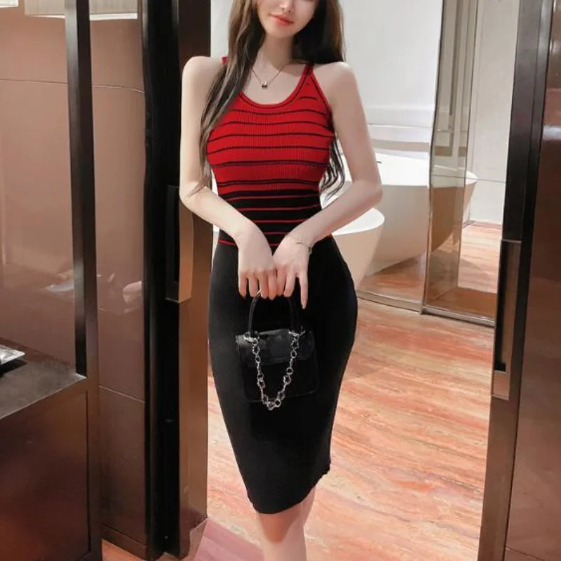 

Women New Summer Camisole Knitted Dress Fashionable and Sexy Contrast Stripes Splicing Slim Versatile Sleeveless Hip Wrap Skirt