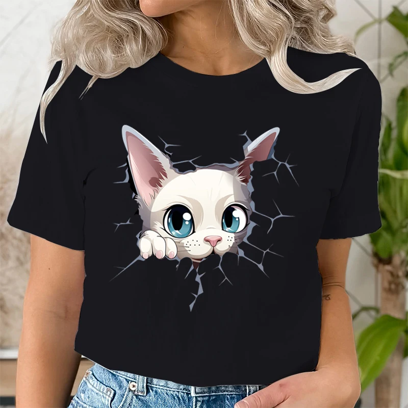 Cute Cat Torn Cloth Graphic Woman T-shirts Cartoon Cute Cats Fashion Classic Tops Cat Looking Through Wall Print Women T-shirt