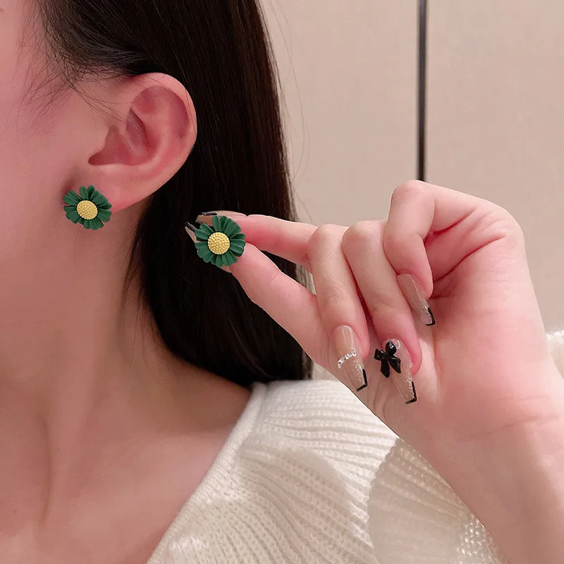 جديد الكورية الصغيرة الطازجة ديزي زهرة وأقراط 2023 موضة 5 اللون هندسية زهرة أقراط فتاة الأذن مجوهرات هدية