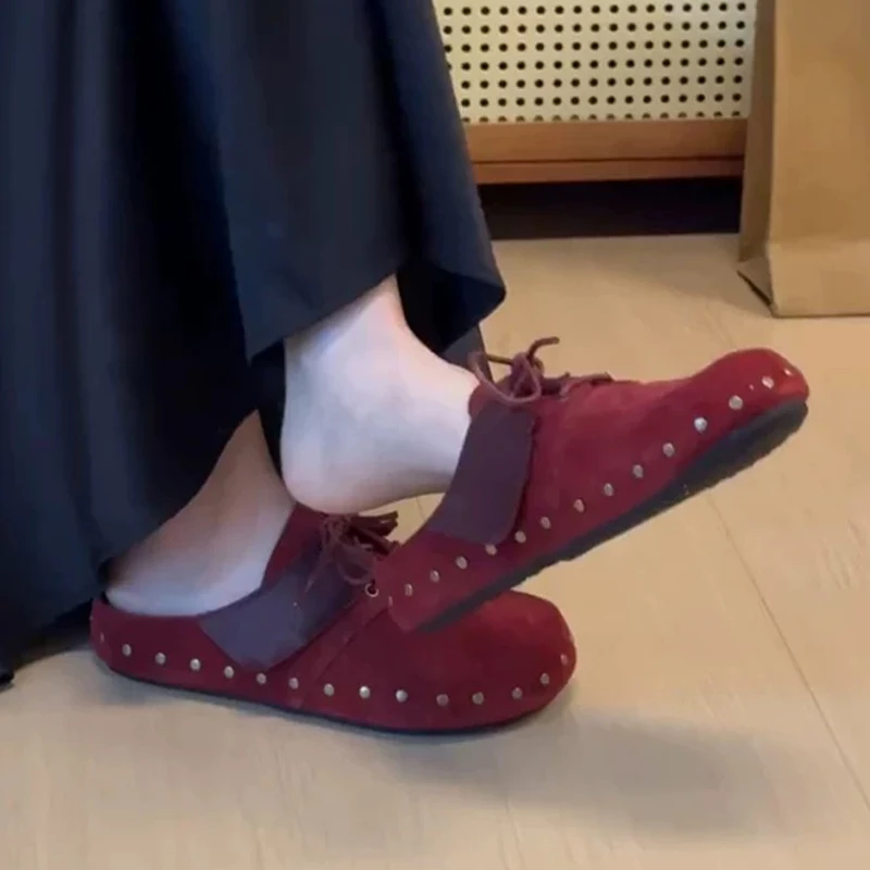 النساء الشقق النعال البغال أحذية الاتجاه الصنادل 2025 الخريف موضة Slingback حذاء رياضة المشي حذاء كاجوال Mujer الوجه يتخبط