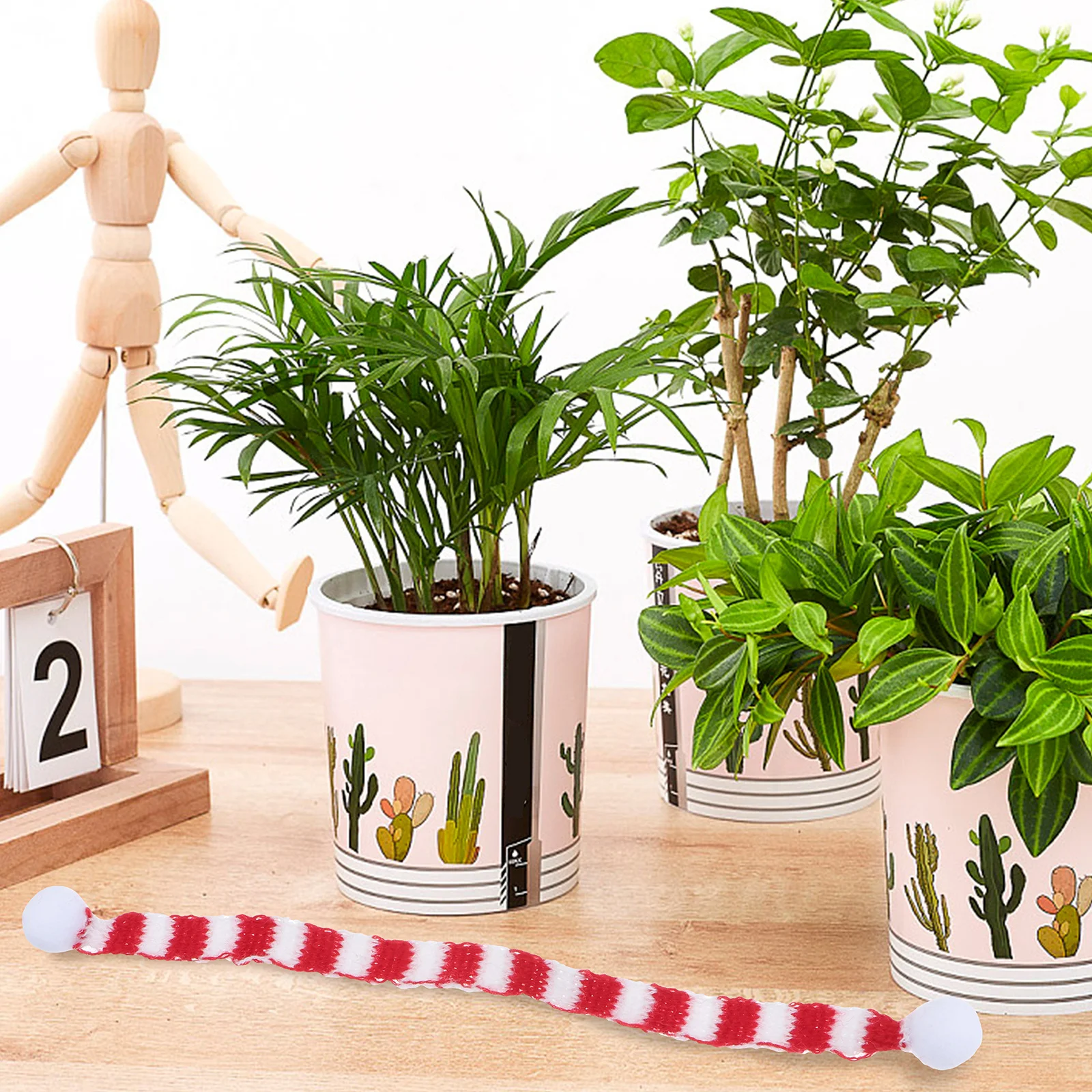 

8Pcs Christmas Mini Scarves Red White Knitted Neckwear for Bottle Decoration Little Pet Holiday Party Home Decor