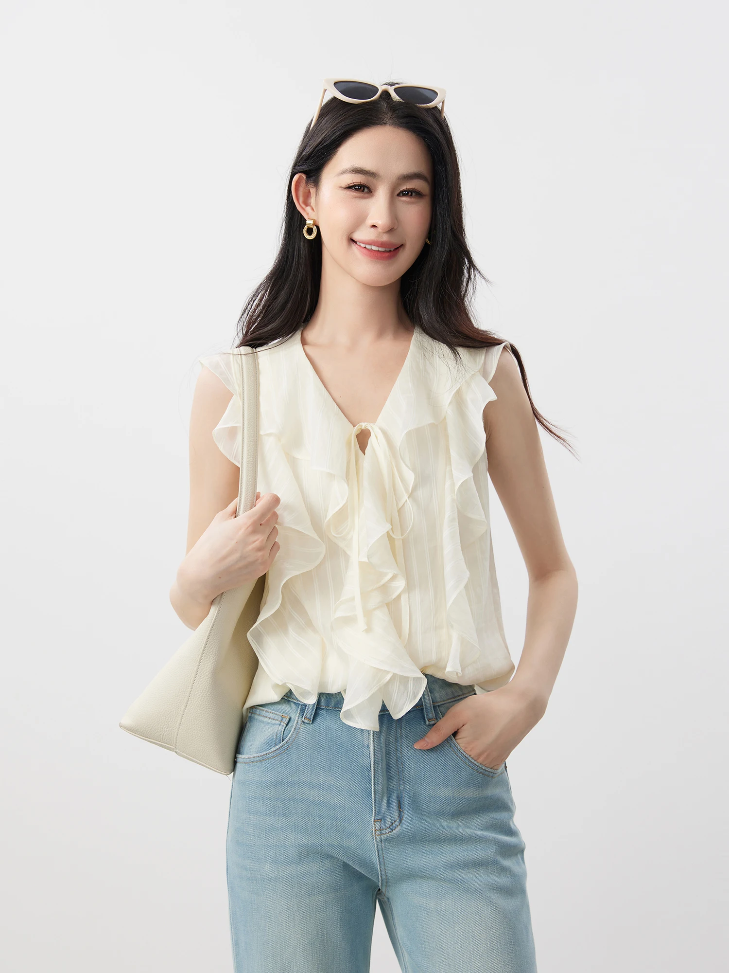 

Elegant Night Rose Silk Shirt Women's V-neck Sleeveless Embroidered Hemline Spring Summer Fashion Straight Cut Fiber Blend