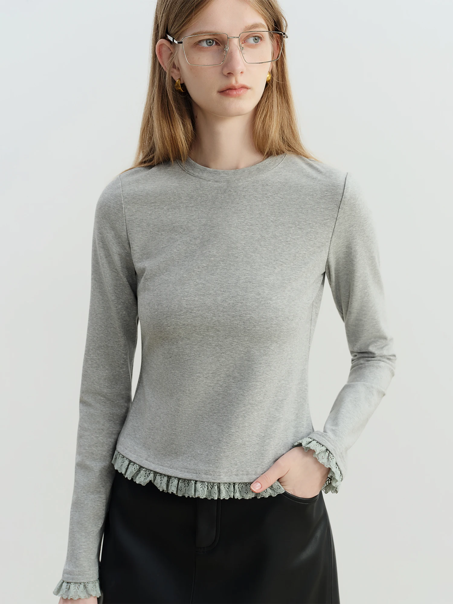 ZIQIAO مضاد للجراثيم جلخ خياطة الدانتيل تي شيرت المرأة 2025 الخريف والشتاء جديد الجولة الرقبة سليم كم طويل بسيط #2