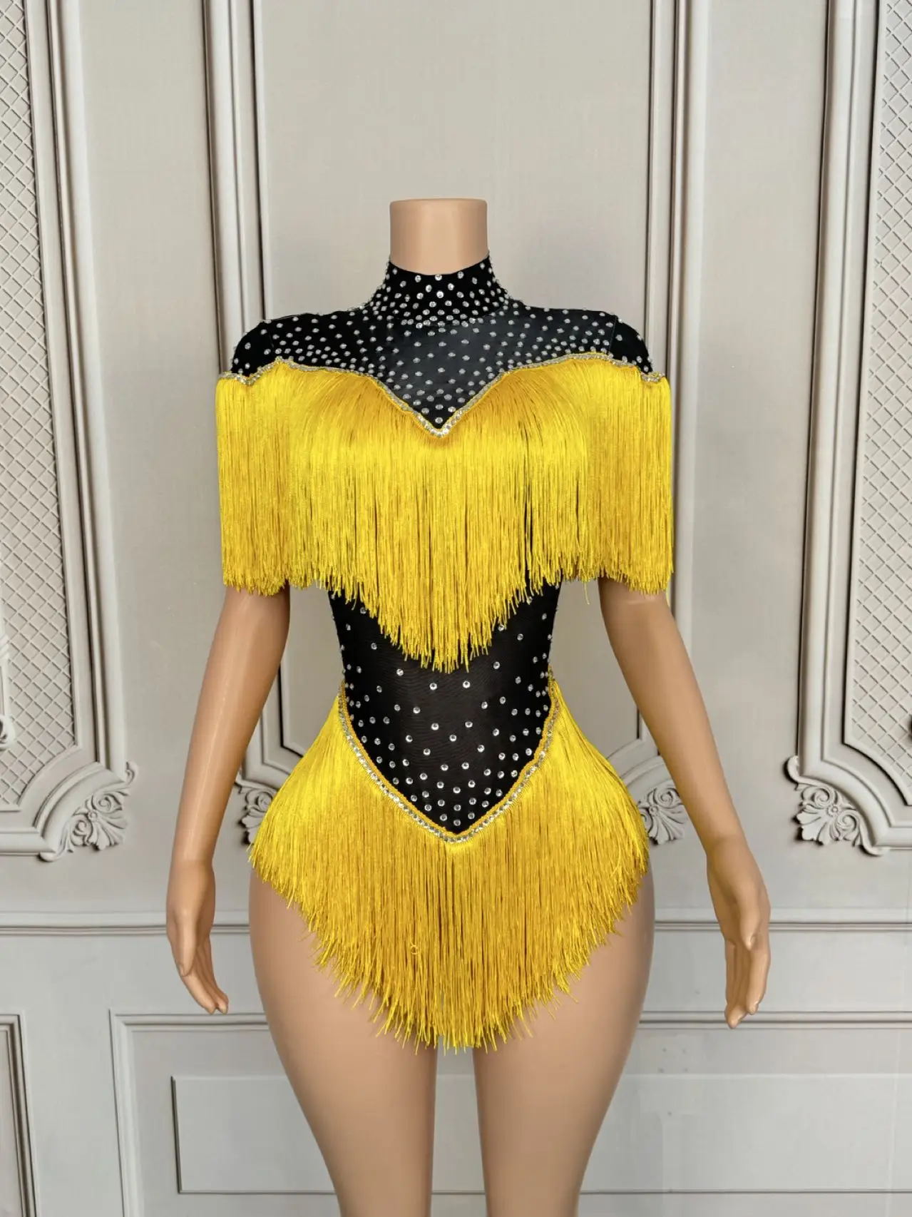 

Элегантный женский комбинезон Danhuang для вечеринок, с золотыми бахромами и стразами, высокоэластичный, для выступлений на сцене, барных мероприятий и выпускных вечеров