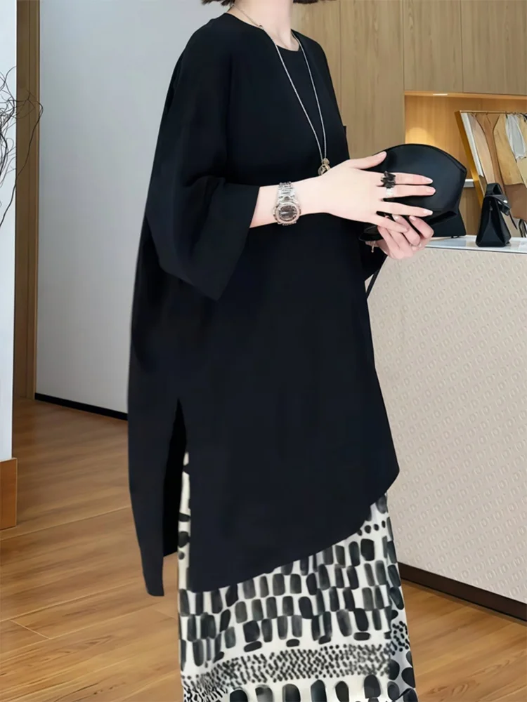 

Новая летняя женская футболка свободного кроя с разрезом по бокам, неровный подол, цветной утягивающий топ большого размера, корейский слей