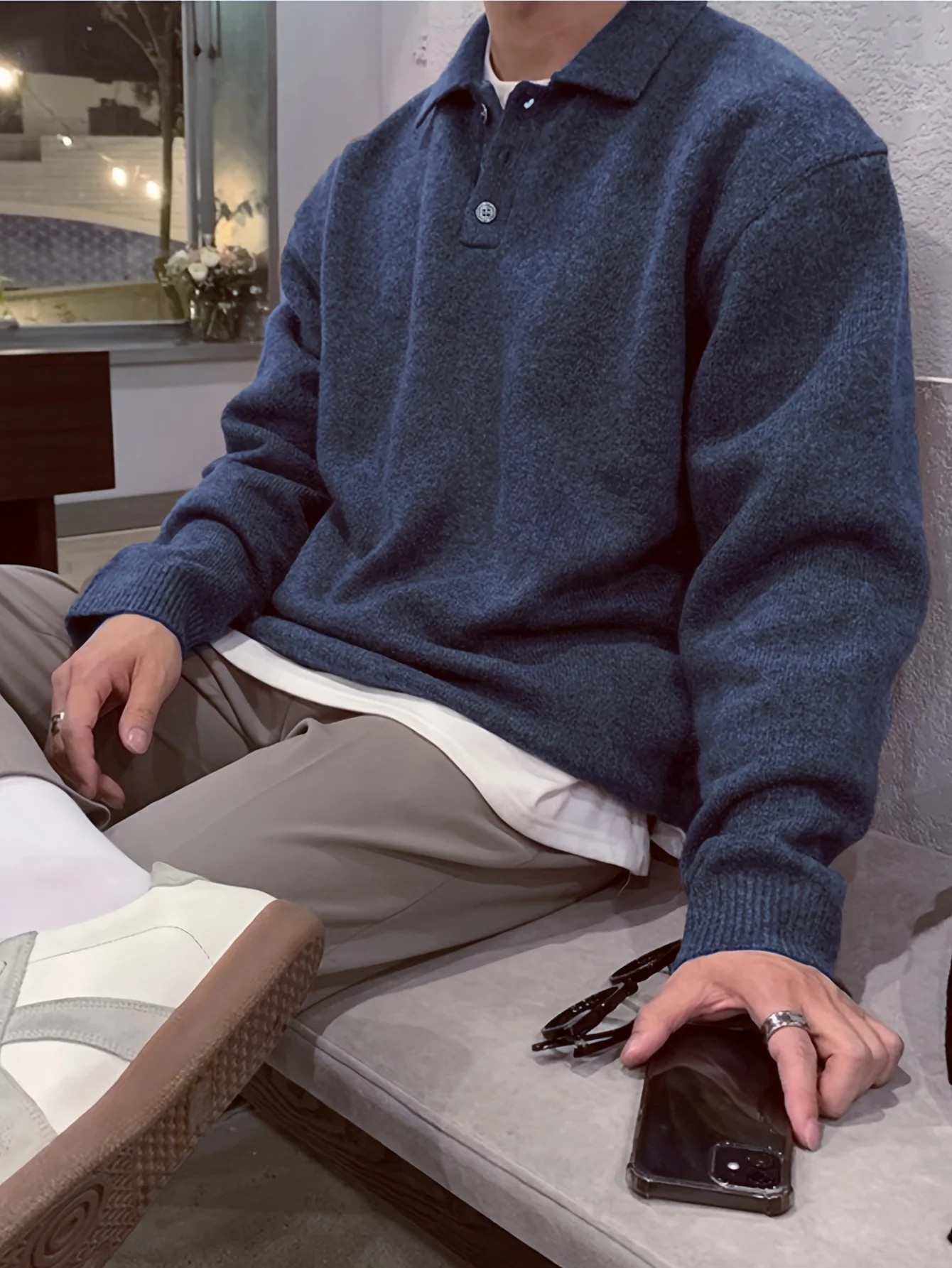 قميص LVLAEA للرجال بأكمام طويلة بلون سادة وياقة بأزرار وياقة خريف وشتاء ملابس مريحة عصرية فضفاضة تناسب نمط المال القديم