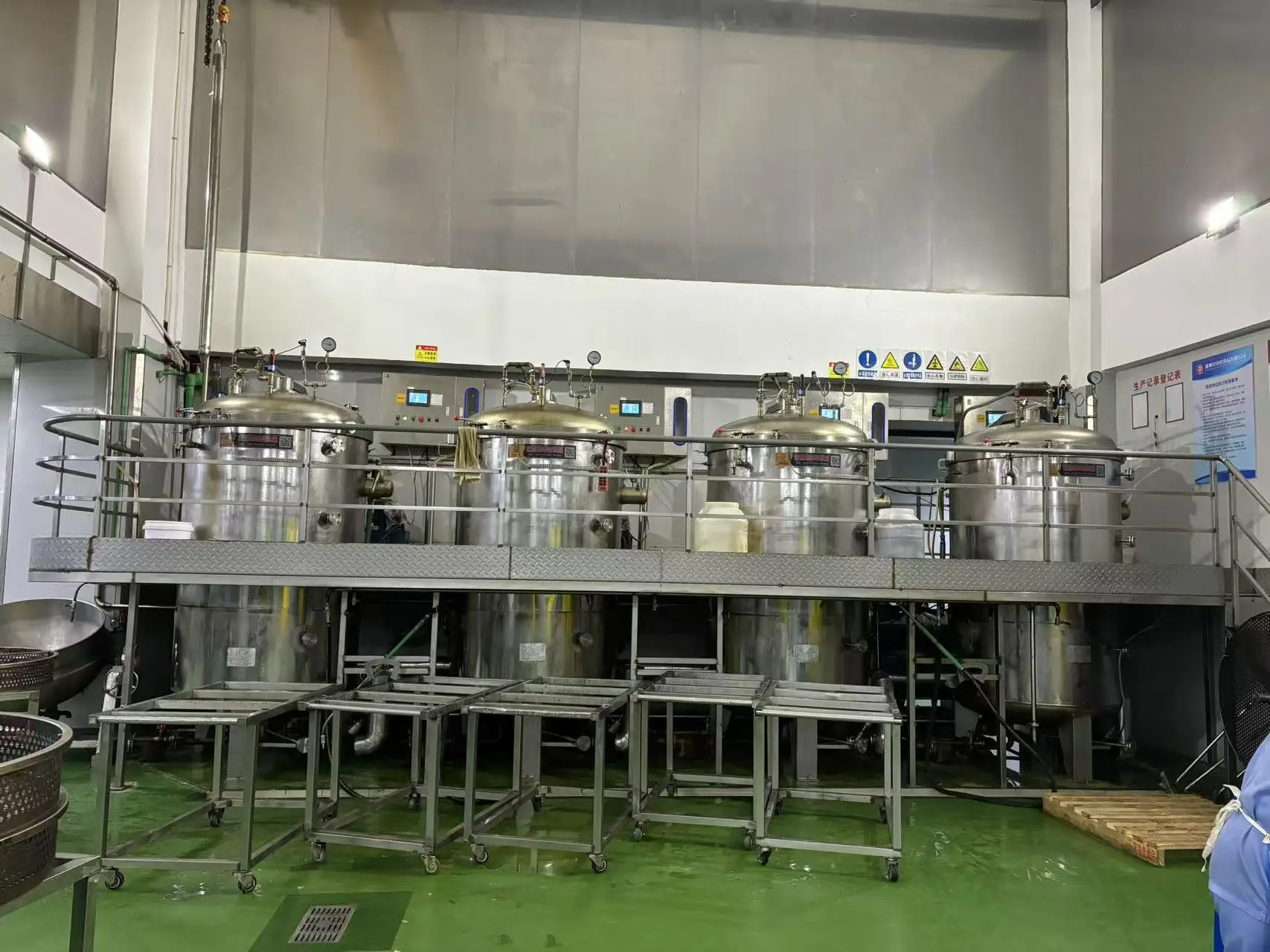 New Food Processing Automatic Retort Machine with PLC Control Stainless Steel High-Temperature Sterilization for Canned Food