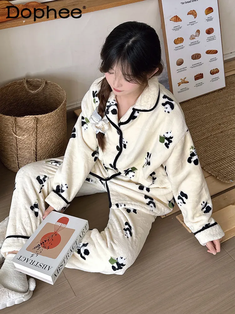 

Новинка 2025 года, фланелевая пижама с длинными рукавами и рисунком панды, утепленная теплая домашняя одежда, зимний комплект для женщин