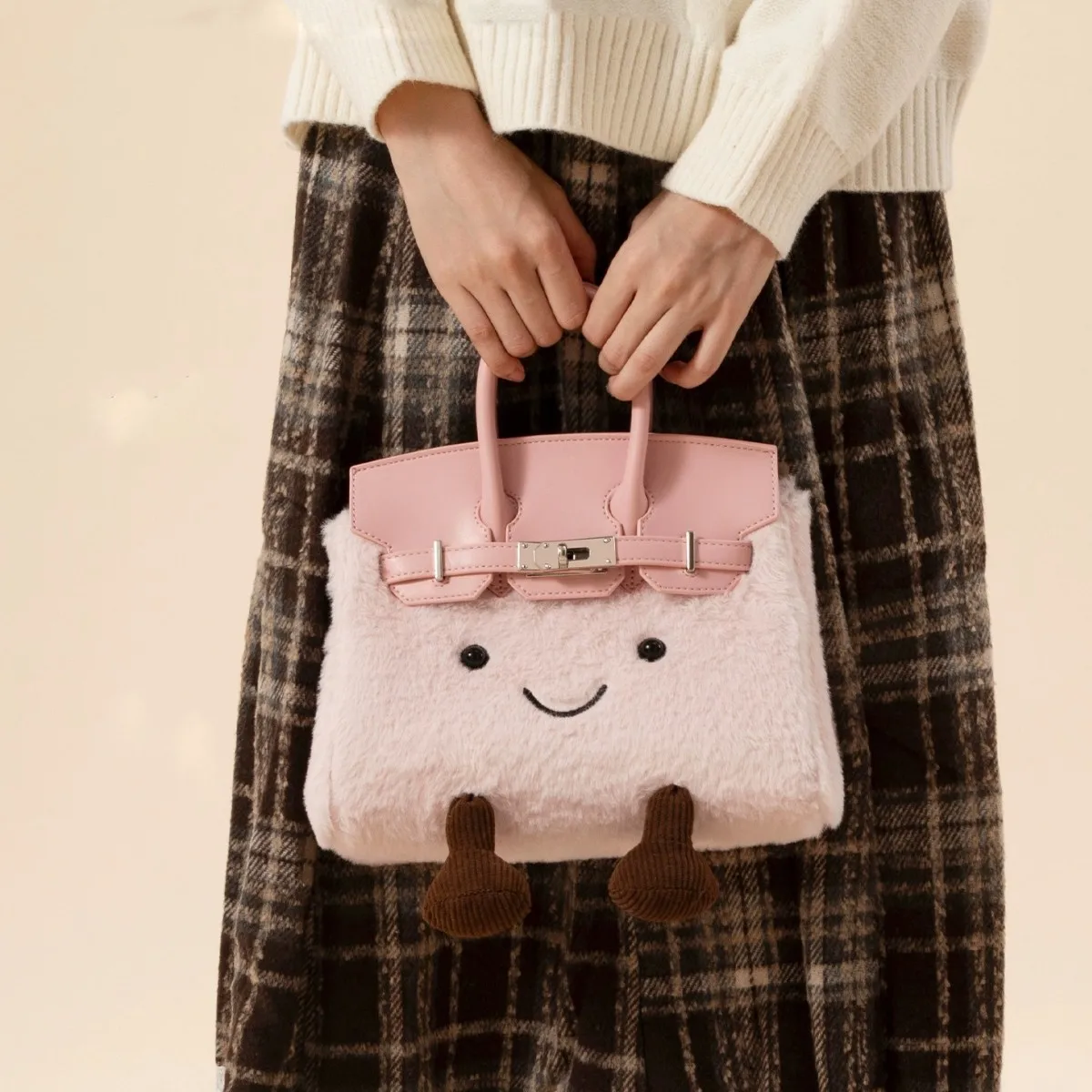 

Comparable bean cute plush messenger bag women's 2025 autumn and winter new cartoon fashion fluffy handbag