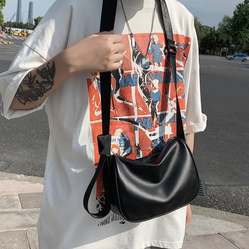 

Elegant Commuter Diaper Bag Handbag Crossbody Daily Walk Crossbody Exquisite Portable Trendy Sleek Sophisticated