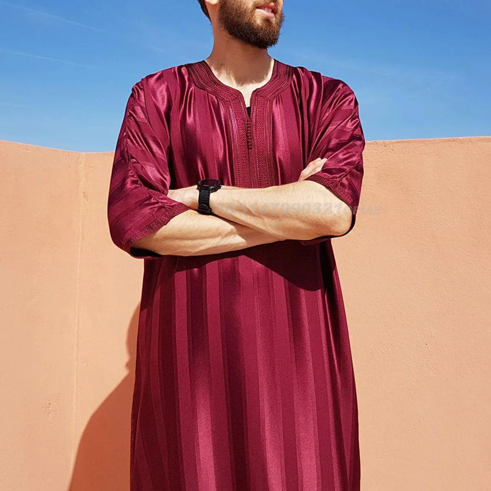 2024 New Men Arab Muslim Fashion Islamic Clothing Men Embroidered Jubba Thobes Homme Moroccan Kaftan Eid Prayer Long Robe Dress