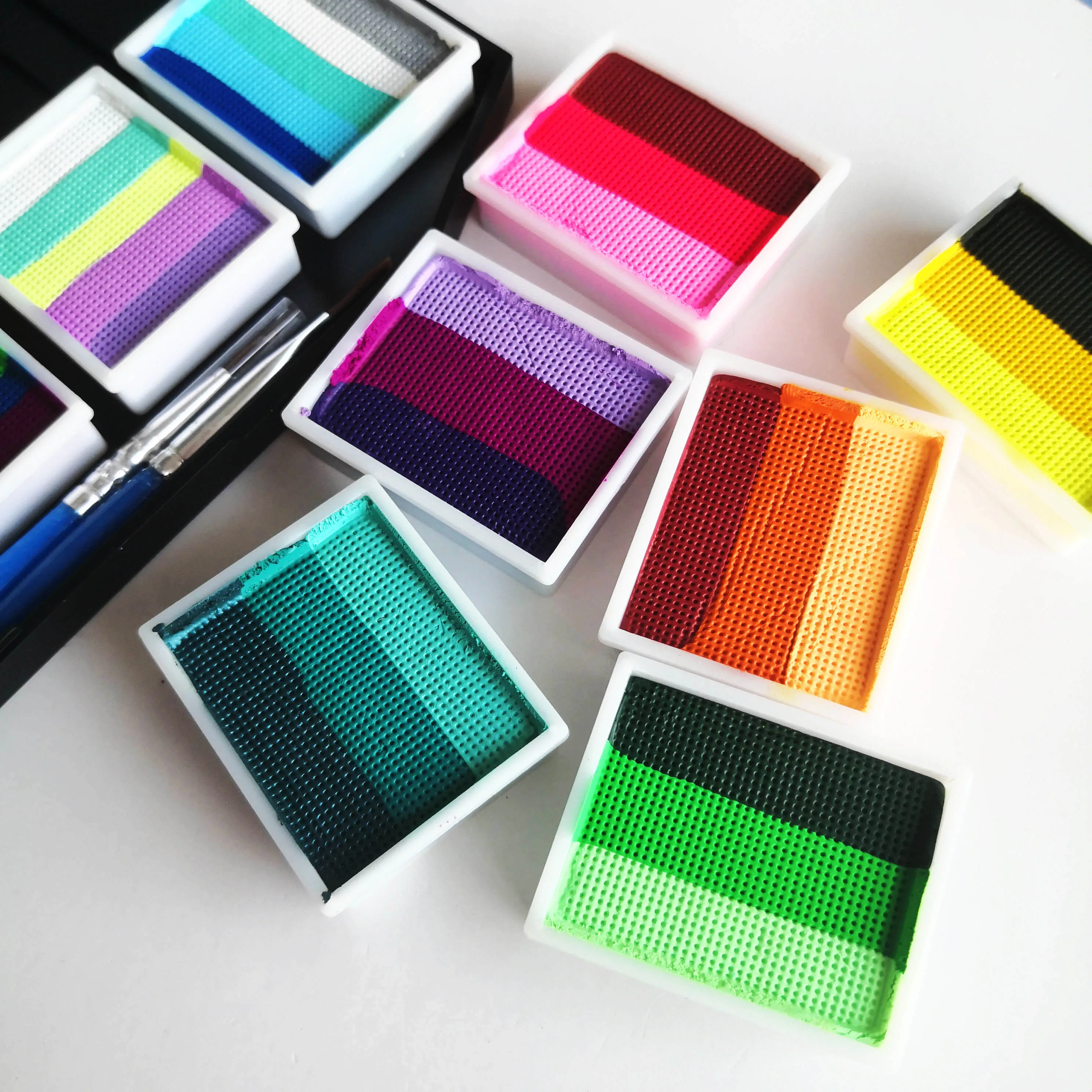 طلاء الوجه والجسم على شكل كعكة قوس قزح المنشط بالماء 10 جرام لمكياج حفلات الهالوين للأطفال