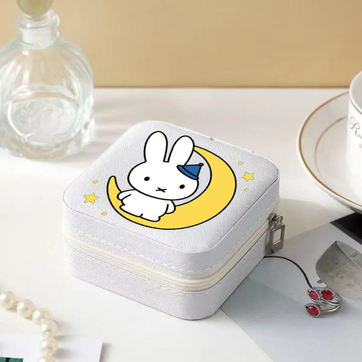 Miffy Portagioie Portatile e compatto Orecchini Collana Piccola scatola portaoggetti quadrata con cerniera Regalo per la fidanzata