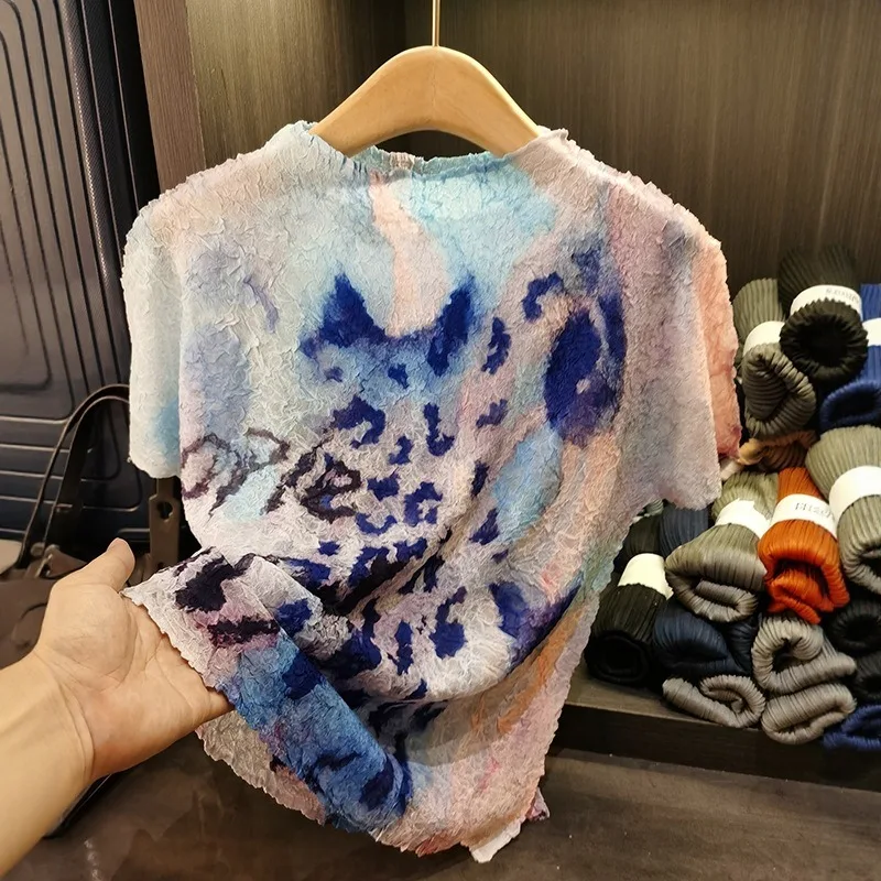 

Новая летняя футболка Miyake с плиссированным принтом, элегантный эластичный топ с коротким рукавом, женская легкая полупрозрачная одежда