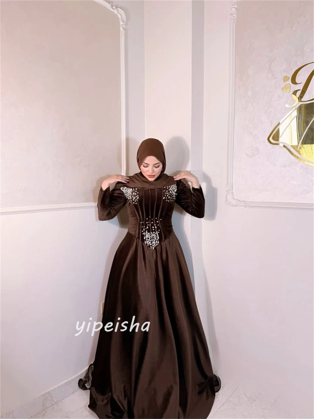 تخصيص الطراز الحديث الأزياء حجر الراين Ruched ألف خط عالية الياقة فساتين طويلة فساتين السهرة الأحجام المتاحة مطابقة الرجعية