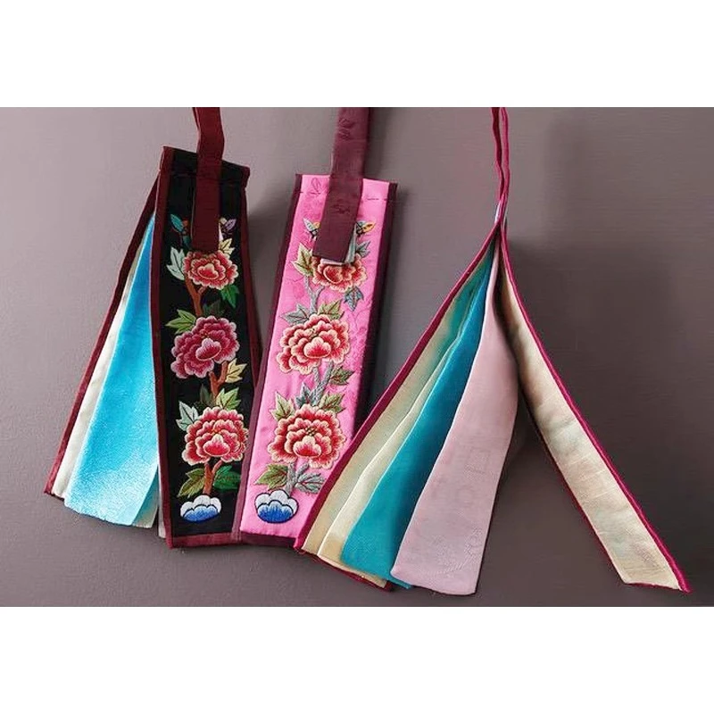 

Korean Original Imported Hand Embroidered High-end Bridal Hanbok Pendant