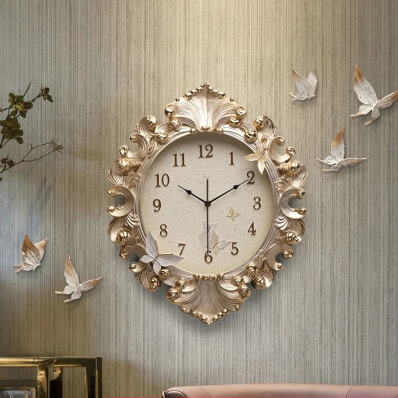 ヨーロッパスタイルの部屋の壁時計、古典的なゴールデンアートレ - Resin Art Wall Clock のレビューと価格