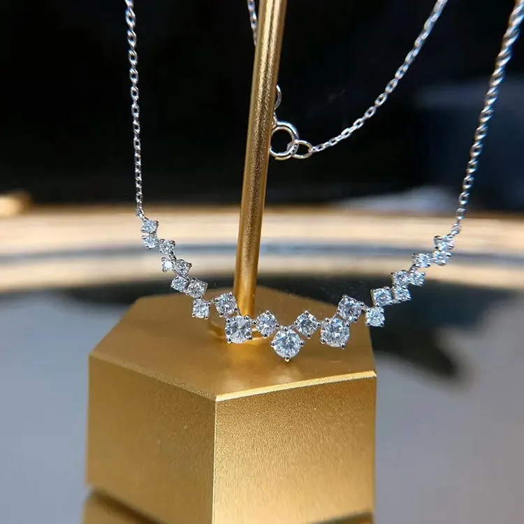 Fashion New Product 1 Carat Small Diamond Pendant Silver Necklace Female Shiny Crystal Clavicle Chain Jewelry Party Gift