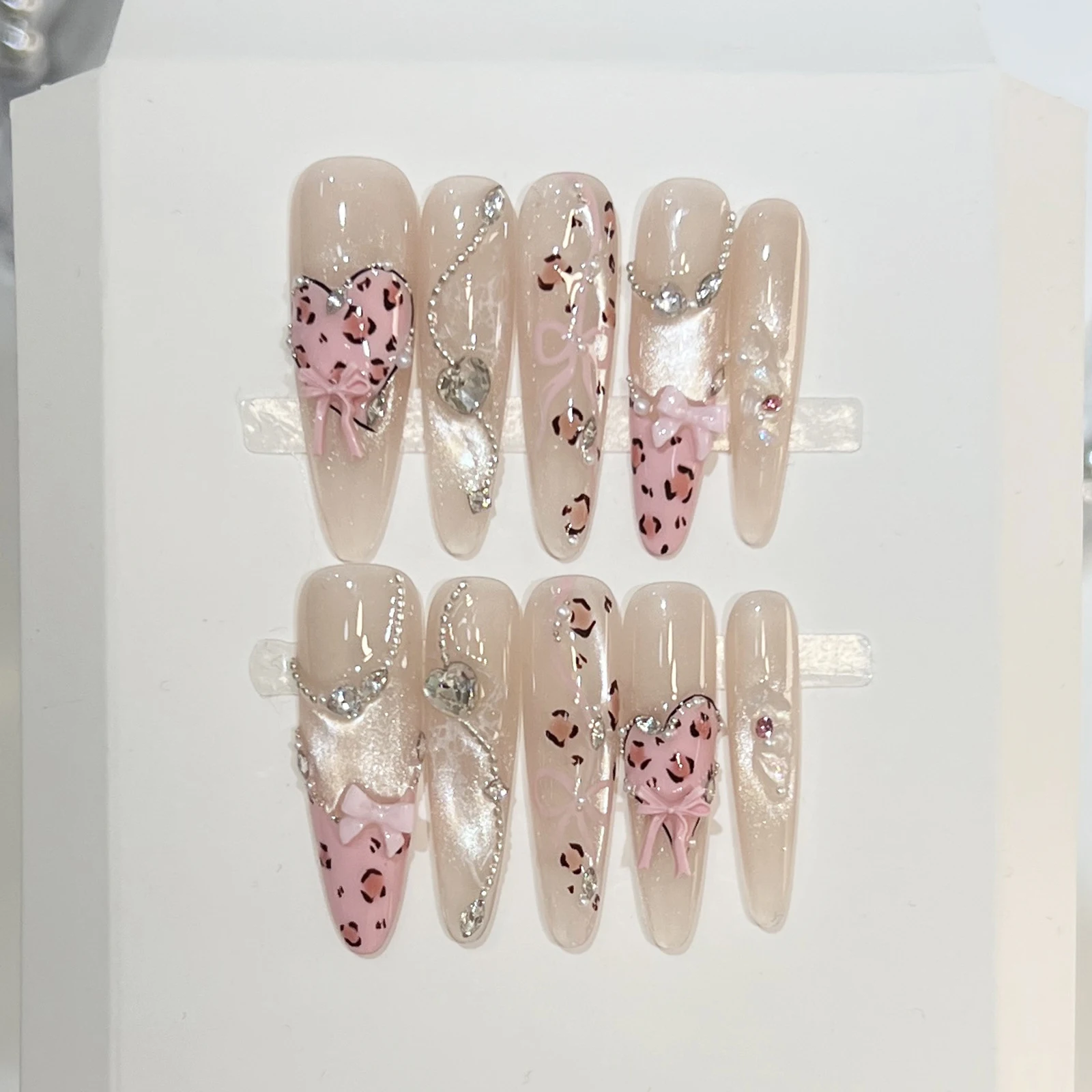 10Pcs Ice Nude Pink False Nails Natural Nude Pink Press On Nails Glossy Nail Art with Leopard Rhinestone Fake Nail