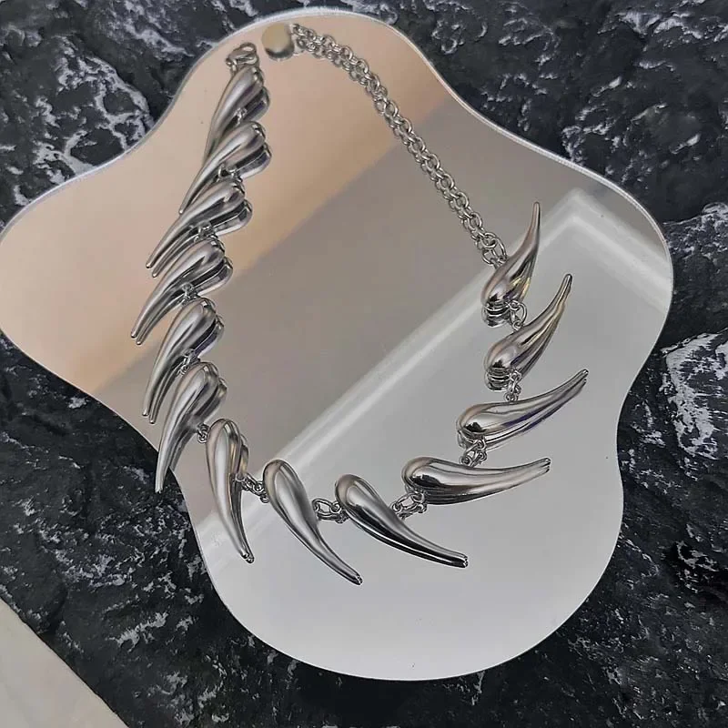Punk Hip Hop Silver Color Rivet Chain Choker Necklace for Men Women Exaggerated Metal Water Drop Thorn Short Necklaces Jewelry