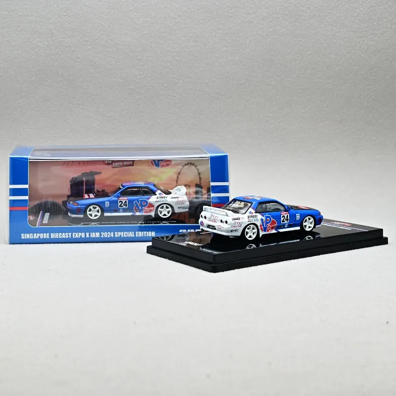 INNO 1/64 GTR32 IAM 2024 singapour véhicule à moteur en alliage limité jouet en métal moulé sous pression modèle Collection cadeaux de noël pour garçon