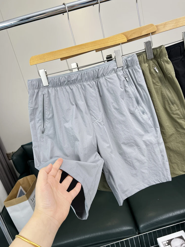 

Мужские летние спортивные повседневные универсальные брюки с пятью частими для ежедневных поездок на работу и против морщин, модные прямые брюки средней длины с...