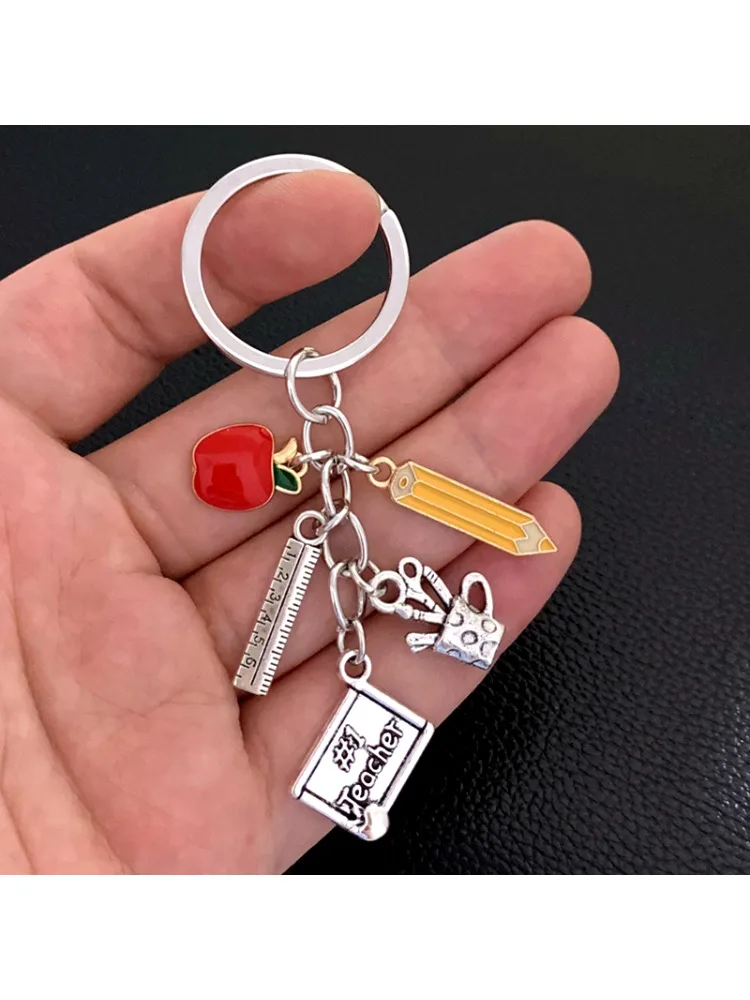 Nouveau porte-clés cadeau pour la journée des enseignants, meilleur cadeau pour enseignant, porte-clés de voiture creux, pendentif, bijoux pour hommes et femmes.