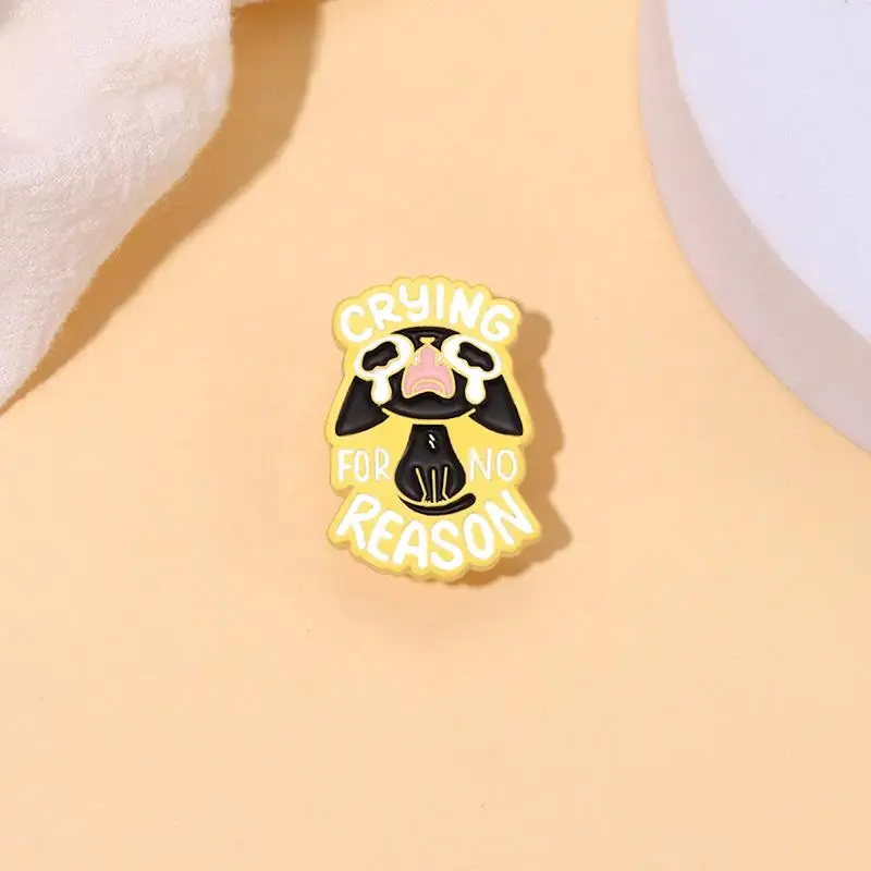 Pins Custom Black Kitten Brooches Lapel Badges Gold Color Lovely Animal Jewelry Gift for Kids Friends Crying Cat Enamel