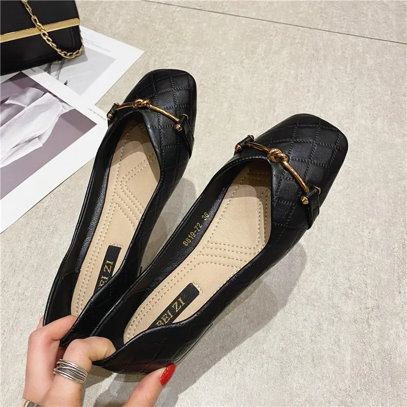 Spring New Women Shoes Solid Color Flats Ladies Slip on Boat Shoes Loafers Leather Moccasin Zapatos De Mujer Large Size 43 44 45